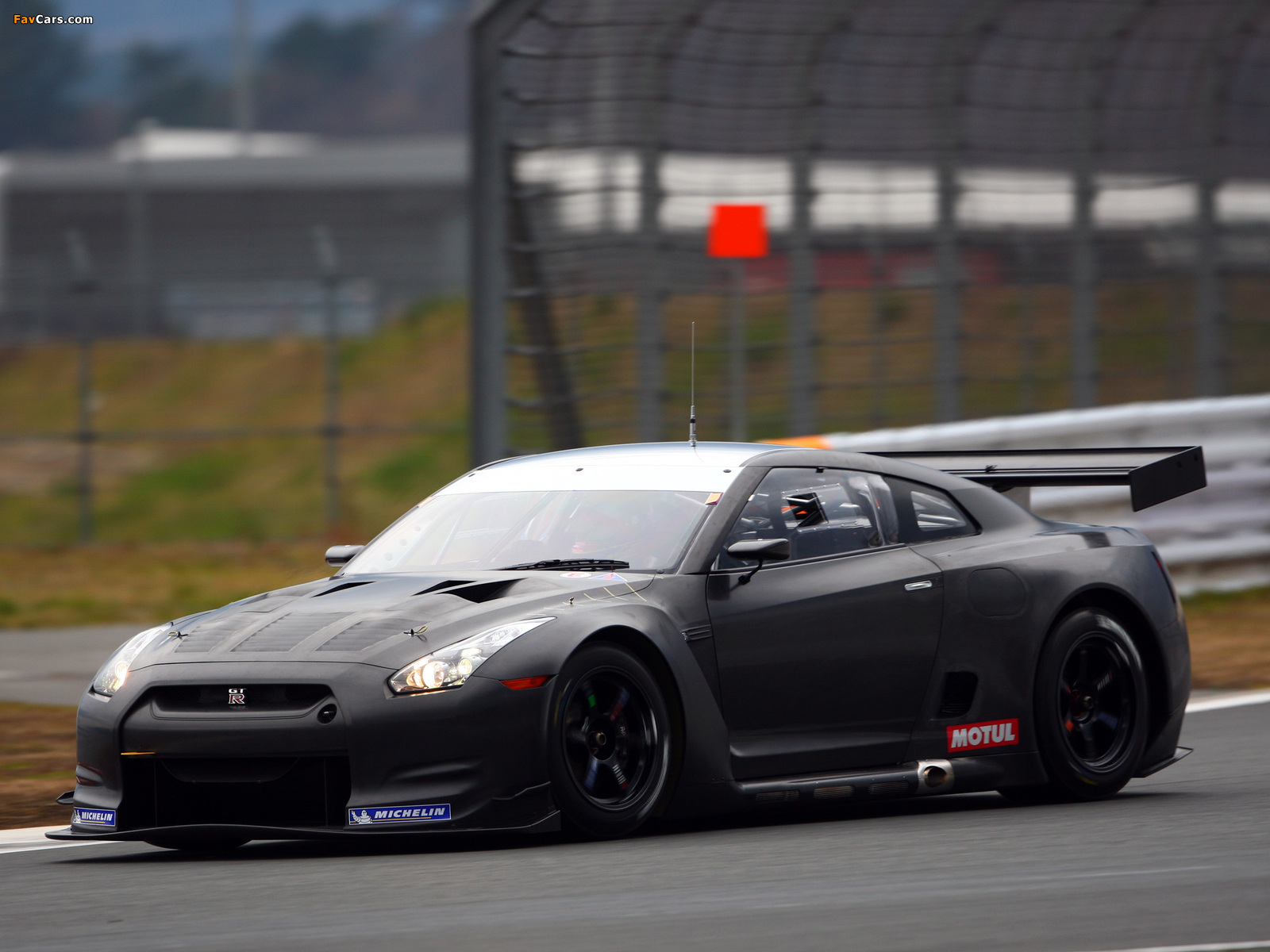 Nissan GT-R FIA GT1 (R35) 2009 pictures (1600 x 1200)