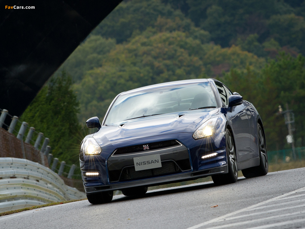 Nissan GT-R Black Edition JP-spec (R35) 2010 photos (1024 x 768)