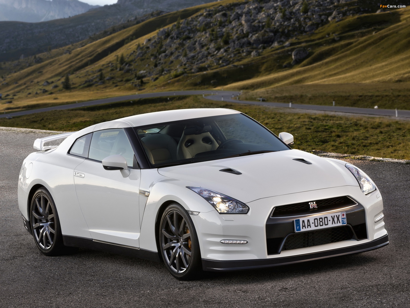 Nissan GT-R Black Edition (R35) 2010 photos (1600 x 1200)