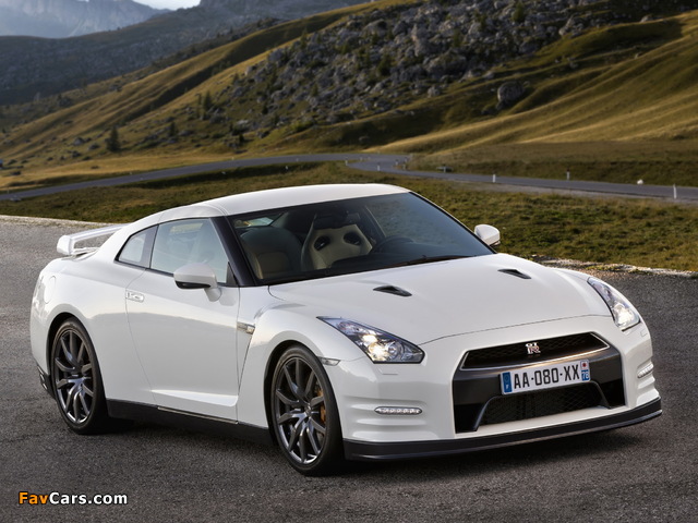 Nissan GT-R Black Edition (R35) 2010 photos (640 x 480)