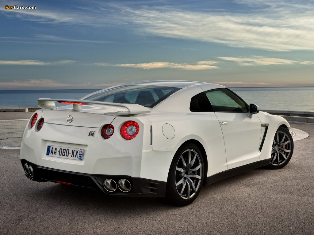 Nissan GT-R Black Edition (R35) 2010 pictures (1024 x 768)