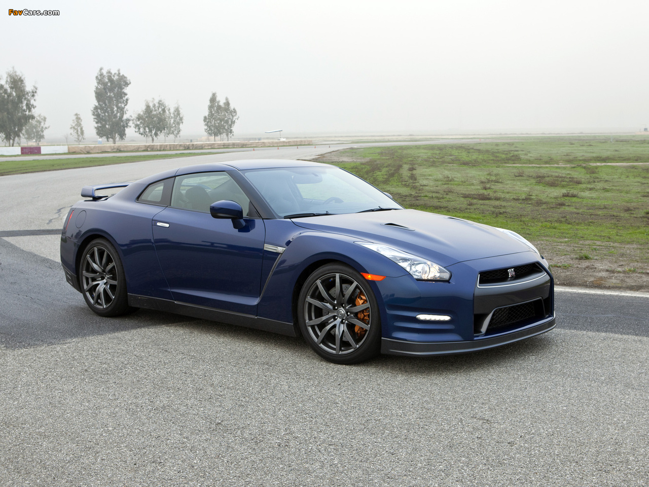 Nissan GT-R Black Edition US-spec (R35) 2010 wallpapers (1280 x 960)