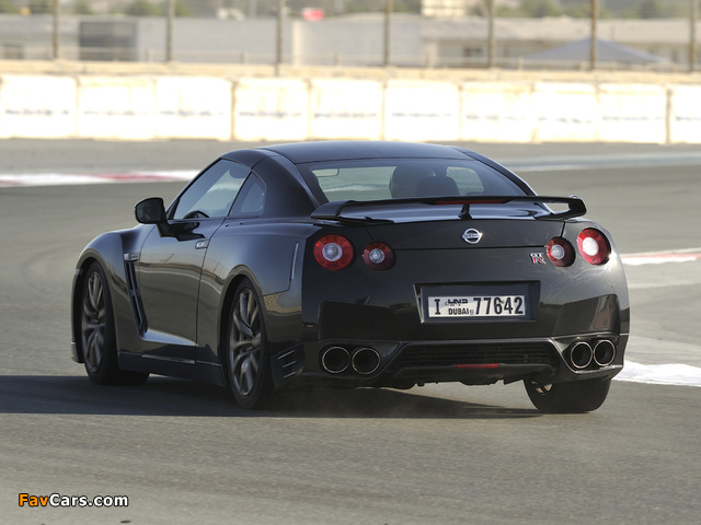 Nissan GT-R Black Edition (R35) 2010 wallpapers (640 x 480)