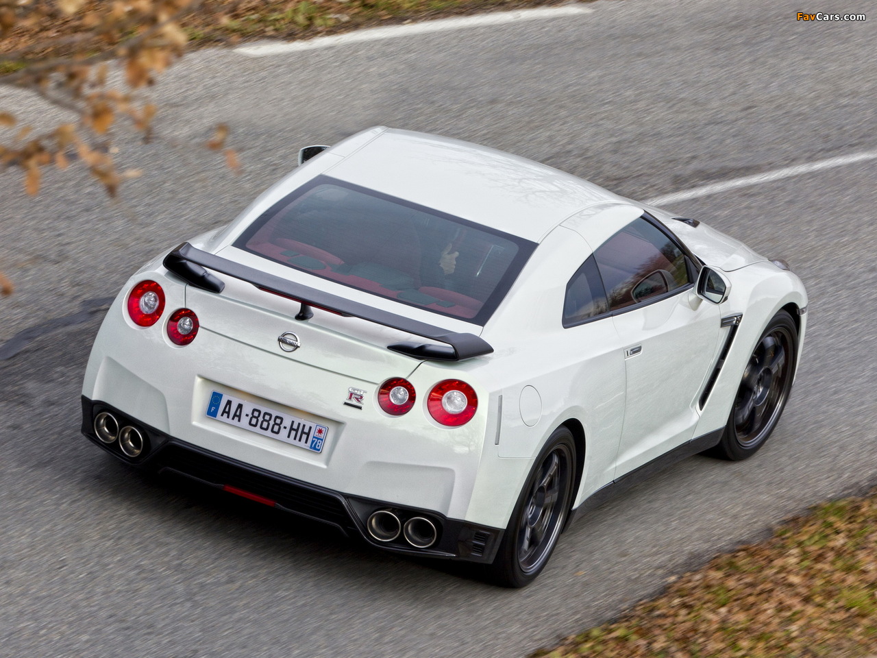 Nissan GT-R Egoist (R35) 2011 pictures (1280 x 960)