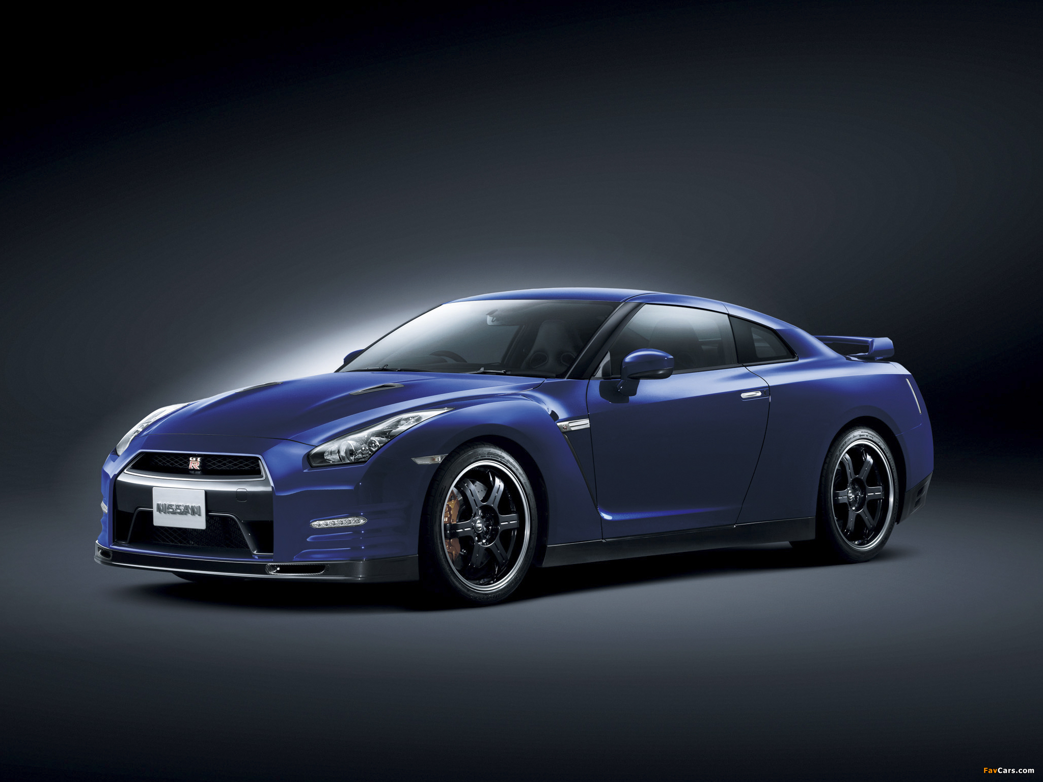 Nissan GT-R Pure Edition For Track Pack JP-spec (R35) 2011 wallpapers (2048 x 1536)