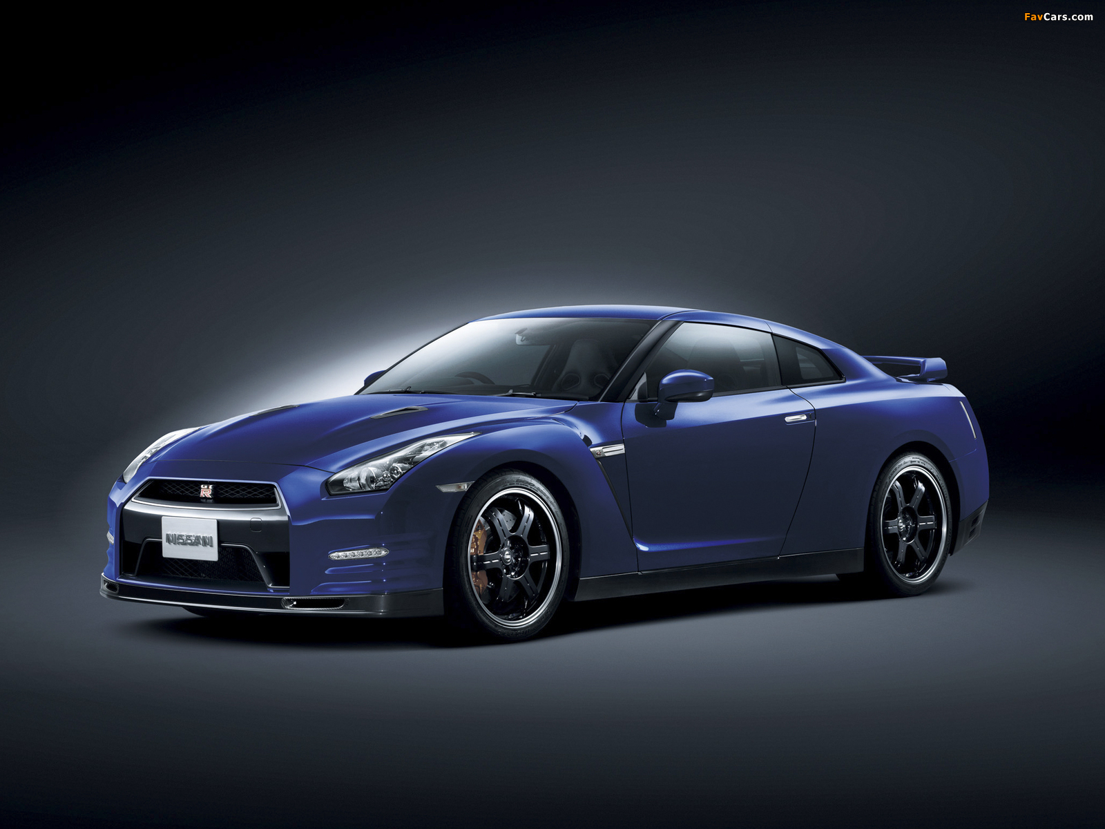 Nissan GT-R Pure Edition For Track Pack JP-spec (R35) 2011 wallpapers (1600 x 1200)