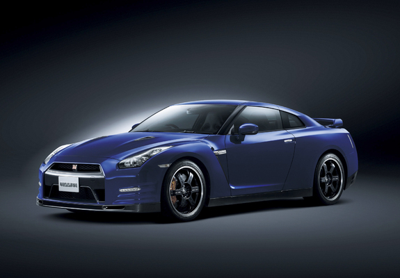 Nissan GT-R Pure Edition For Track Pack JP-spec (R35) 2011 wallpapers