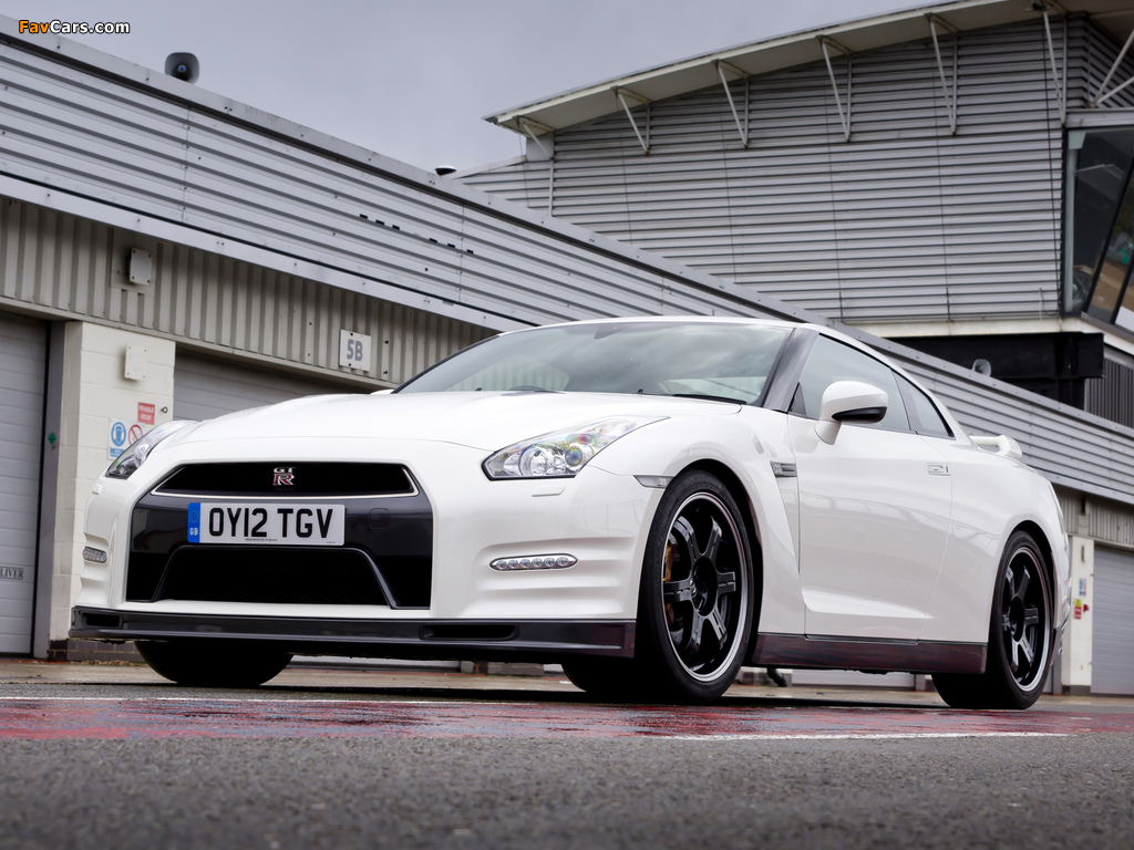 Nissan GT-R Pure Edition For Track Pack UK-spec (R35) 2012 images (1024 x 768)