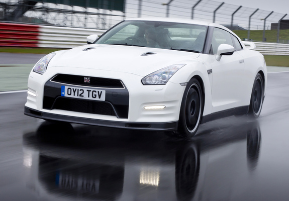 Nissan GT-R Pure Edition For Track Pack UK-spec (R35) 2012 photos