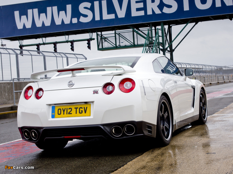 Nissan GT-R Pure Edition For Track Pack UK-spec (R35) 2012 photos (800 x 600)
