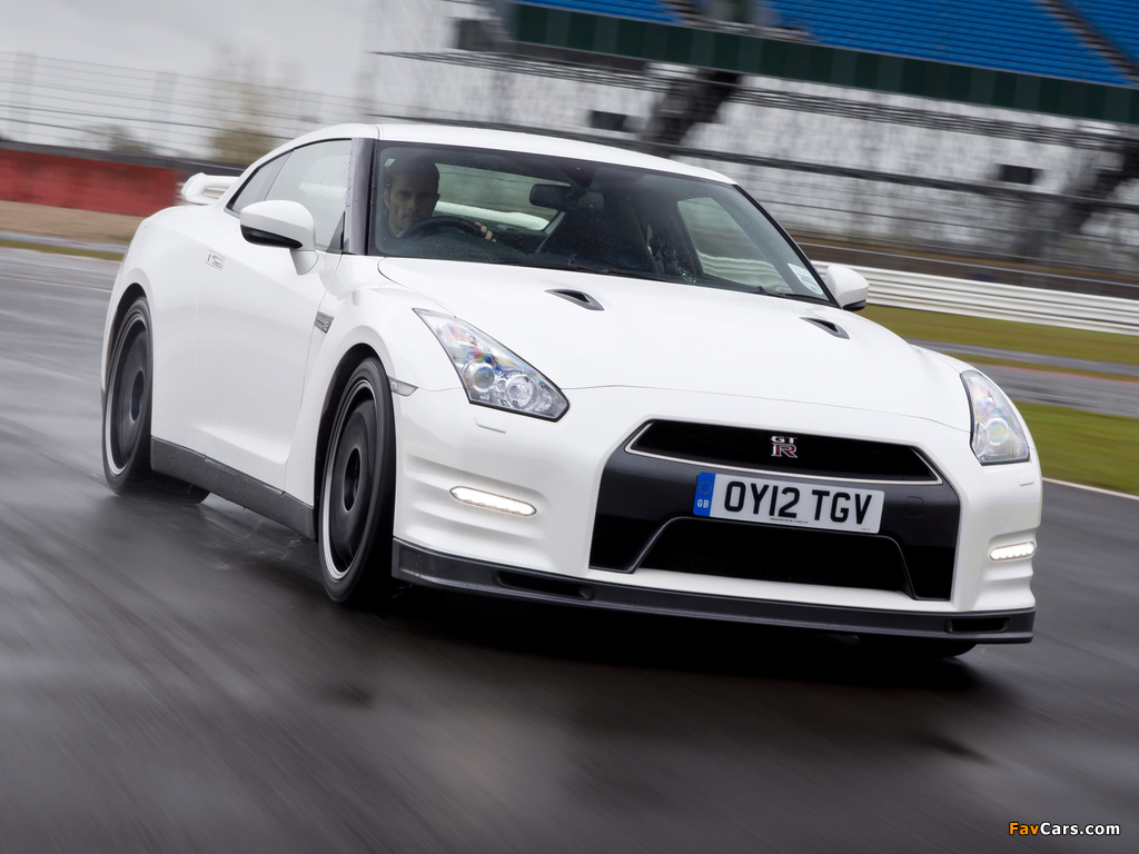 Nissan GT-R Pure Edition For Track Pack UK-spec (R35) 2012 pictures (1024 x 768)