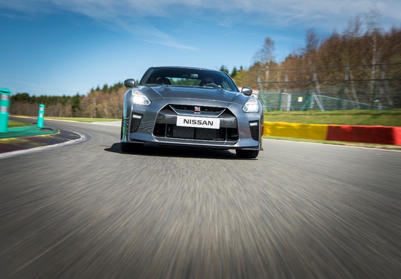 Nissan GT-R (R35) 2016 pictures