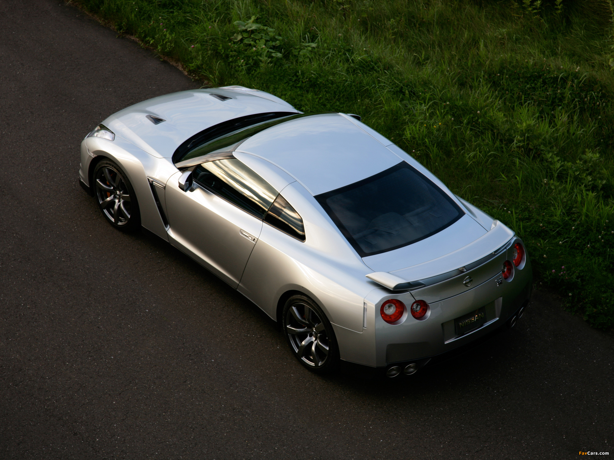 Photos of Nissan GT-R Black Edition JP-spec (R35) 2008–10 (2048 x 1536)