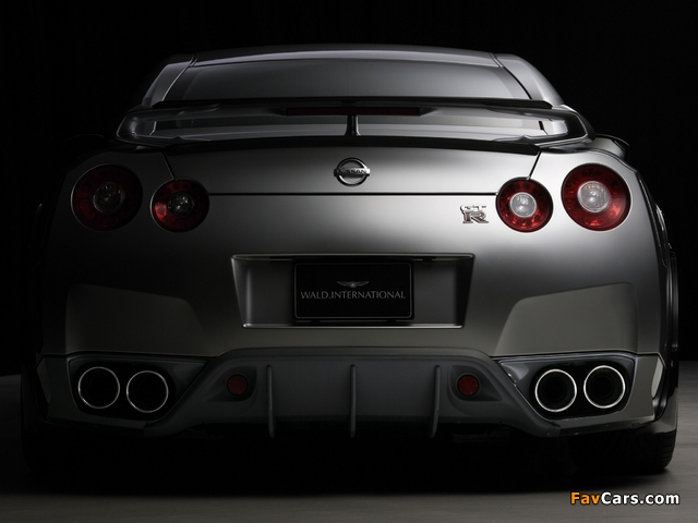 Photos of WALD Nissan GT-R Sports Line (R35) 2008 (640 x 480)