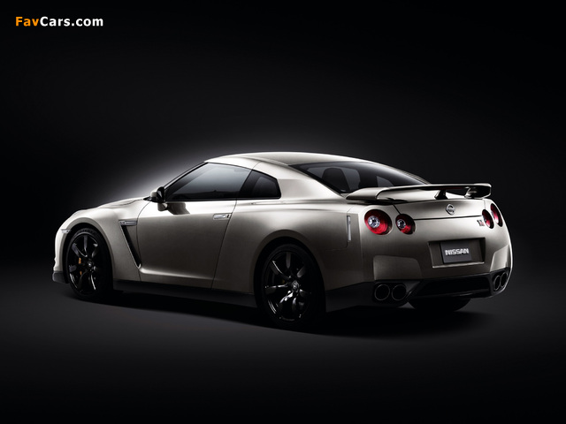 Photos of Nissan GT-R Black Edition JP-spec (R35) 2008–10 (640 x 480)