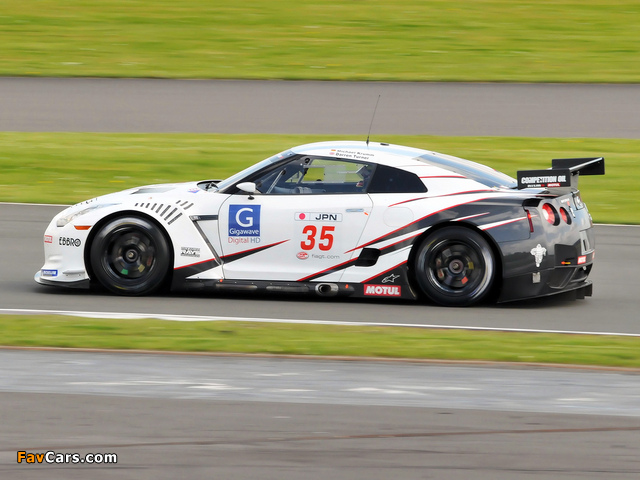 Photos of Nissan GT-R FIA GT1 (R35) 2009 (640 x 480)