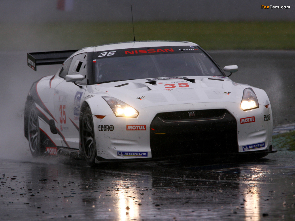 Photos of Nissan GT-R FIA GT1 (R35) 2009 (1024 x 768)