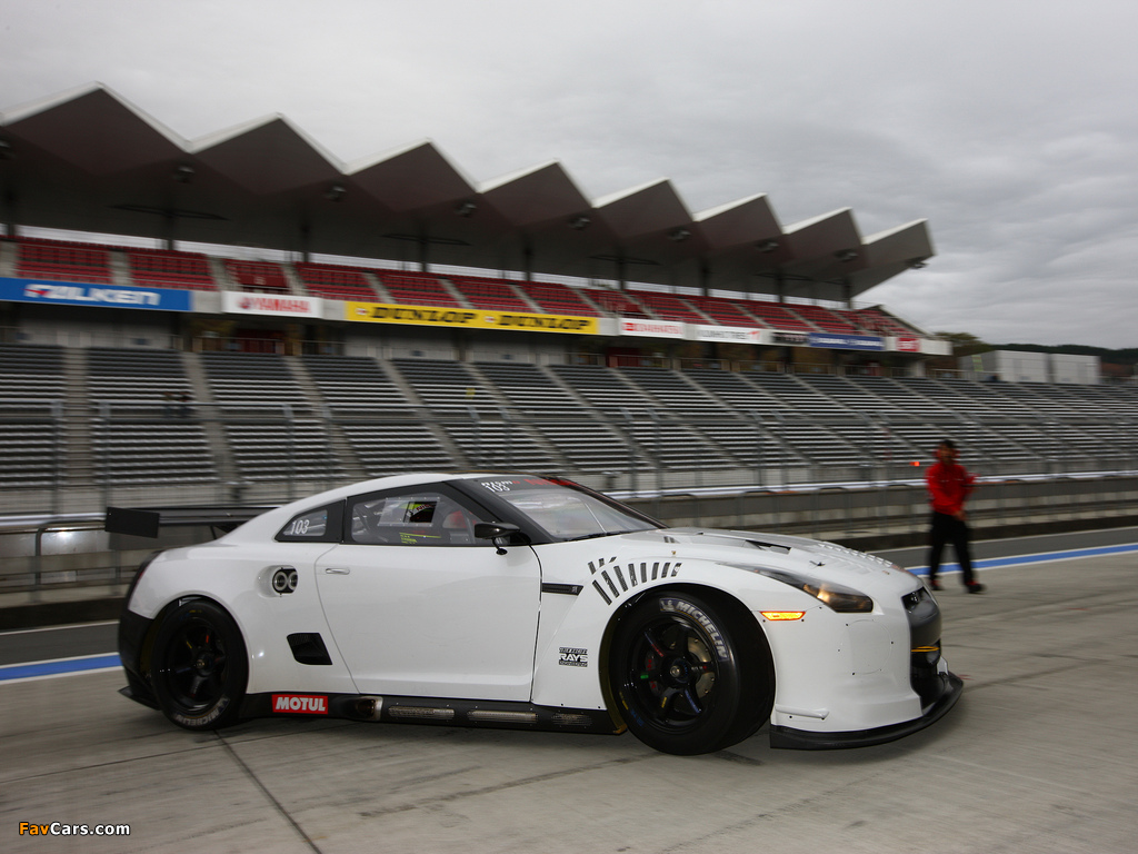 Photos of Nissan GT-R FIA GT1 (R35) 2009 (1024 x 768)