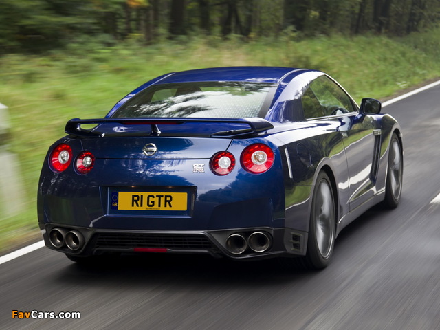 Photos of Nissan GT-R Black Edition UK-spec (R35) 2010 (640 x 480)