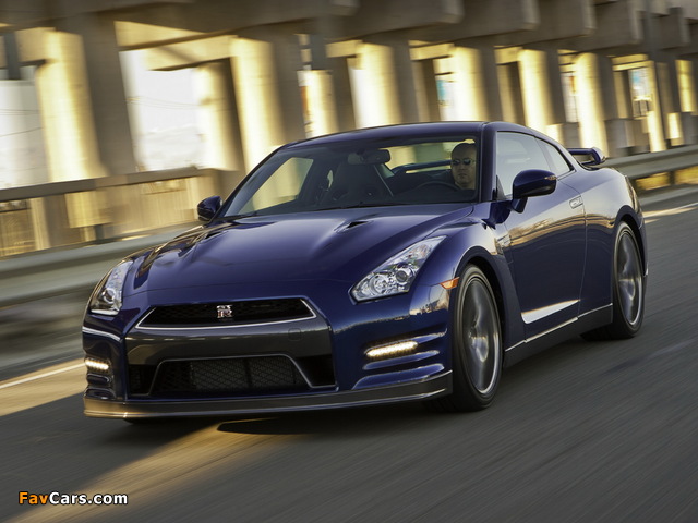 Photos of Nissan GT-R Black Edition US-spec (R35) 2010 (640 x 480)