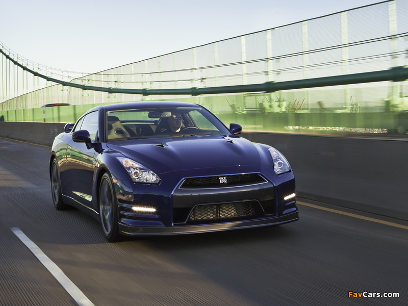 Photos of Nissan GT-R Black Edition US-spec (R35) 2010 (800 x 600)