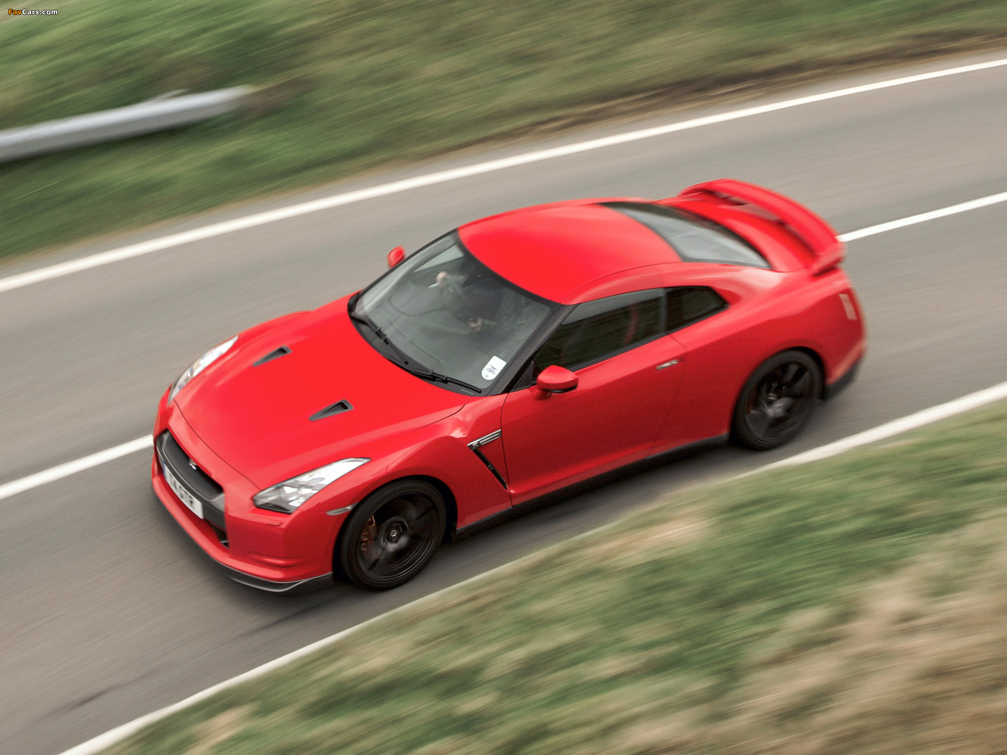 Pictures of Nissan GT-R Black Edition UK-spec 2008–10 (2048 x 1536)
