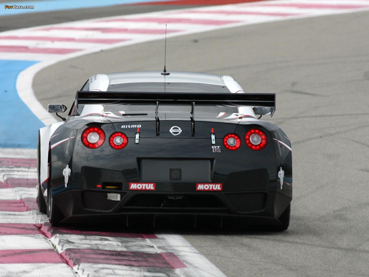 Pictures of Nissan GT-R FIA GT1 (R35) 2009 (1280 x 960)