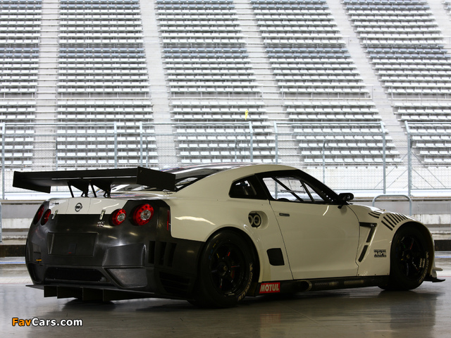 Pictures of Nissan GT-R FIA GT1 (R35) 2009 (640 x 480)