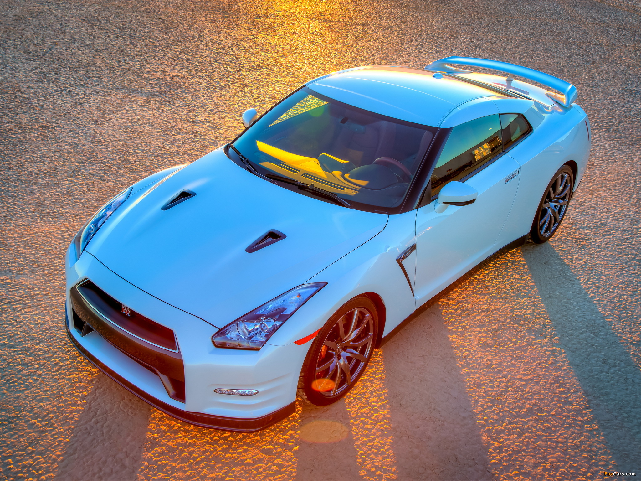 Pictures of Nissan GT-R Black Edition US-spec (R35) 2010 (2048 x 1536)