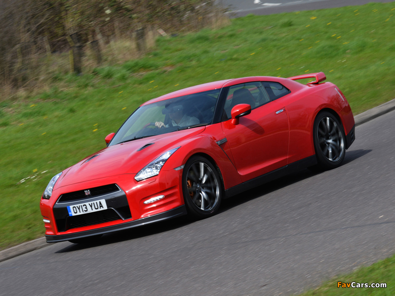 Pictures of Nissan GT-R Black Edition UK-spec (R35) 2010 (800 x 600)