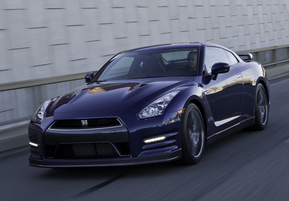 Pictures of Nissan GT-R Black Edition US-spec (R35) 2010