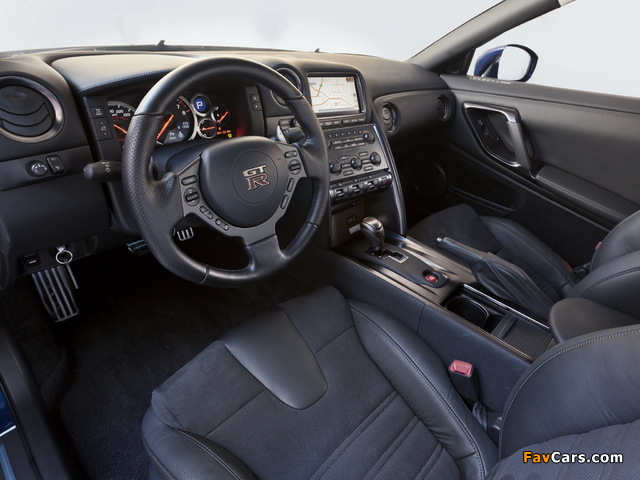 Pictures of Nissan GT-R Black Edition US-spec (R35) 2010 (640 x 480)