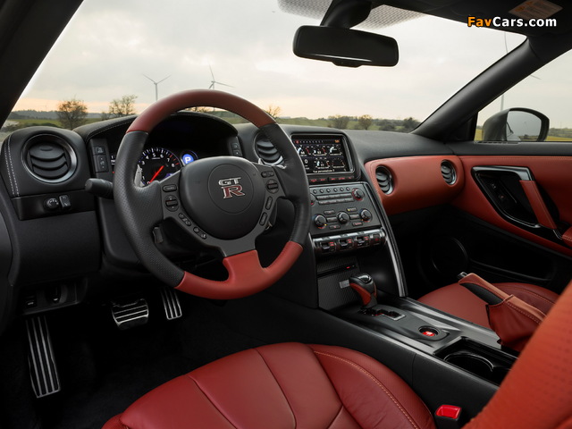 Pictures of Nissan GT-R Premium Edition (R35) 2012 (640 x 480)