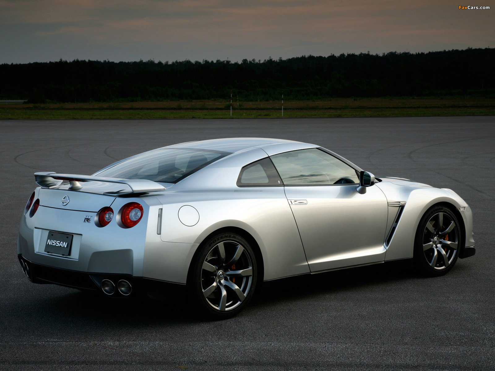 Nissan GT-R Black Edition JP-spec (R35) 2008–10 wallpapers (1600 x 1200)