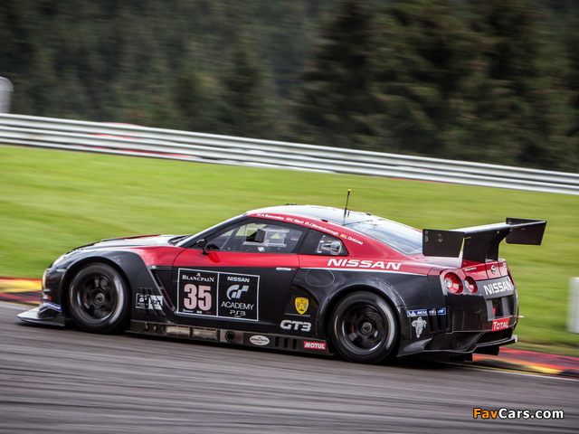 Nissan GT-R World Challenge GT (R35) 2010 wallpapers (640 x 480)