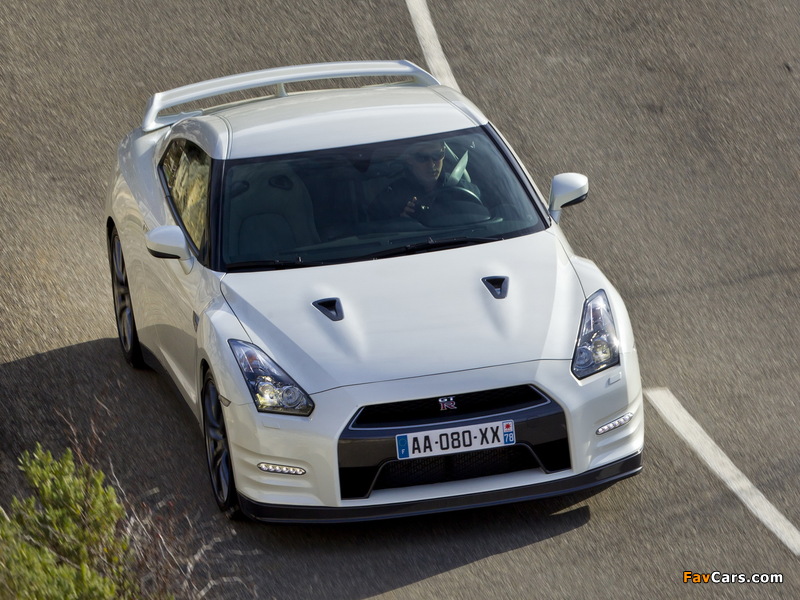 Nissan GT-R Black Edition (R35) 2010 wallpapers (800 x 600)