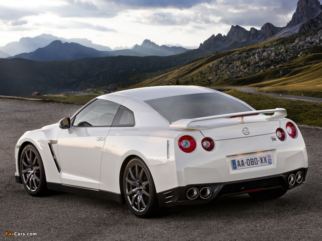 Nissan GT-R Black Edition (R35) 2010 wallpapers (1024 x 768)