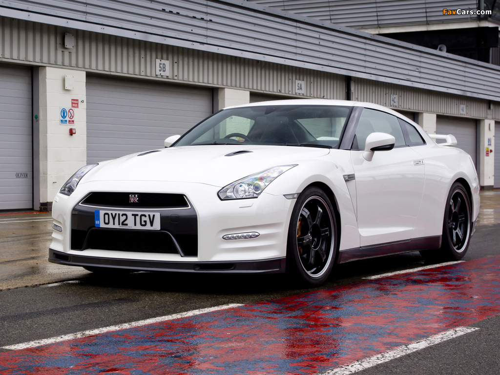 Nissan GT-R Pure Edition For Track Pack UK-spec (R35) 2012 wallpapers (1024 x 768)
