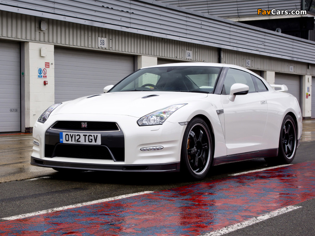 Nissan GT-R Pure Edition For Track Pack UK-spec (R35) 2012 wallpapers (640 x 480)