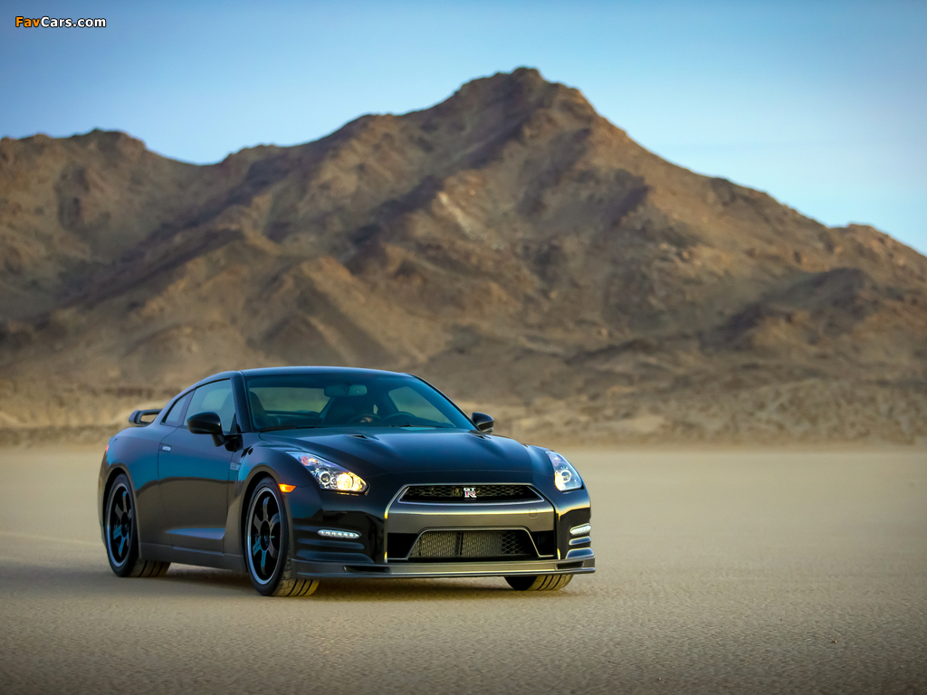 Nissan GT-R Track Edition 2013 wallpapers (1024 x 768)
