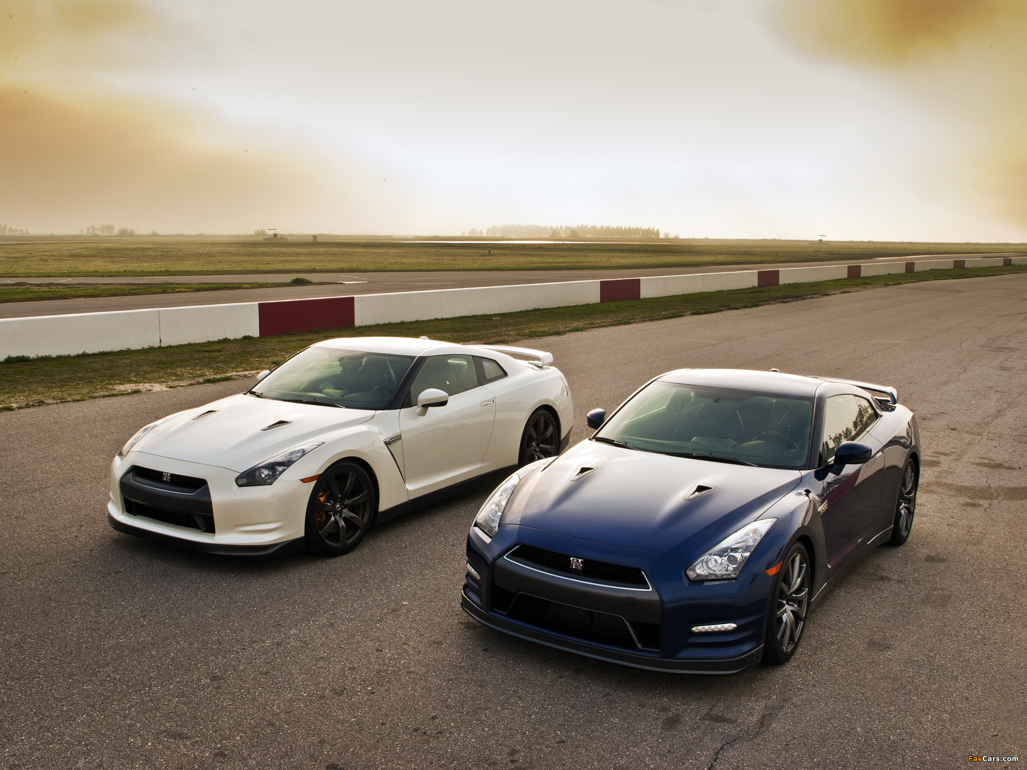 Nissan GT-R wallpapers (2048 x 1536)