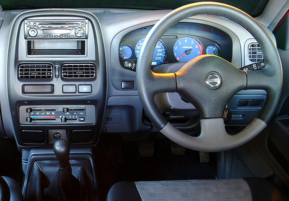 Nissan Hardbody Crew Cab (D22) 2002–08 images