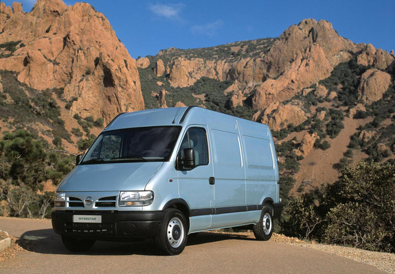 Images of Nissan Interstar High Roof Van 2001–03