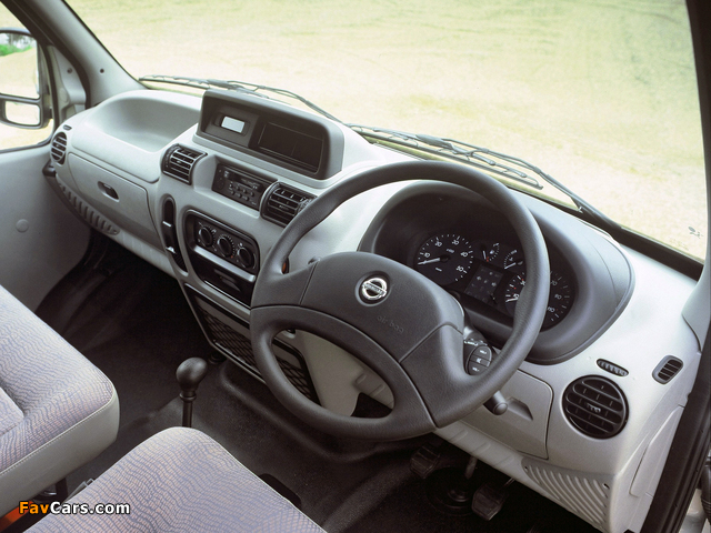 Nissan Interstar Van UK-spec 2001–03 images (640 x 480)