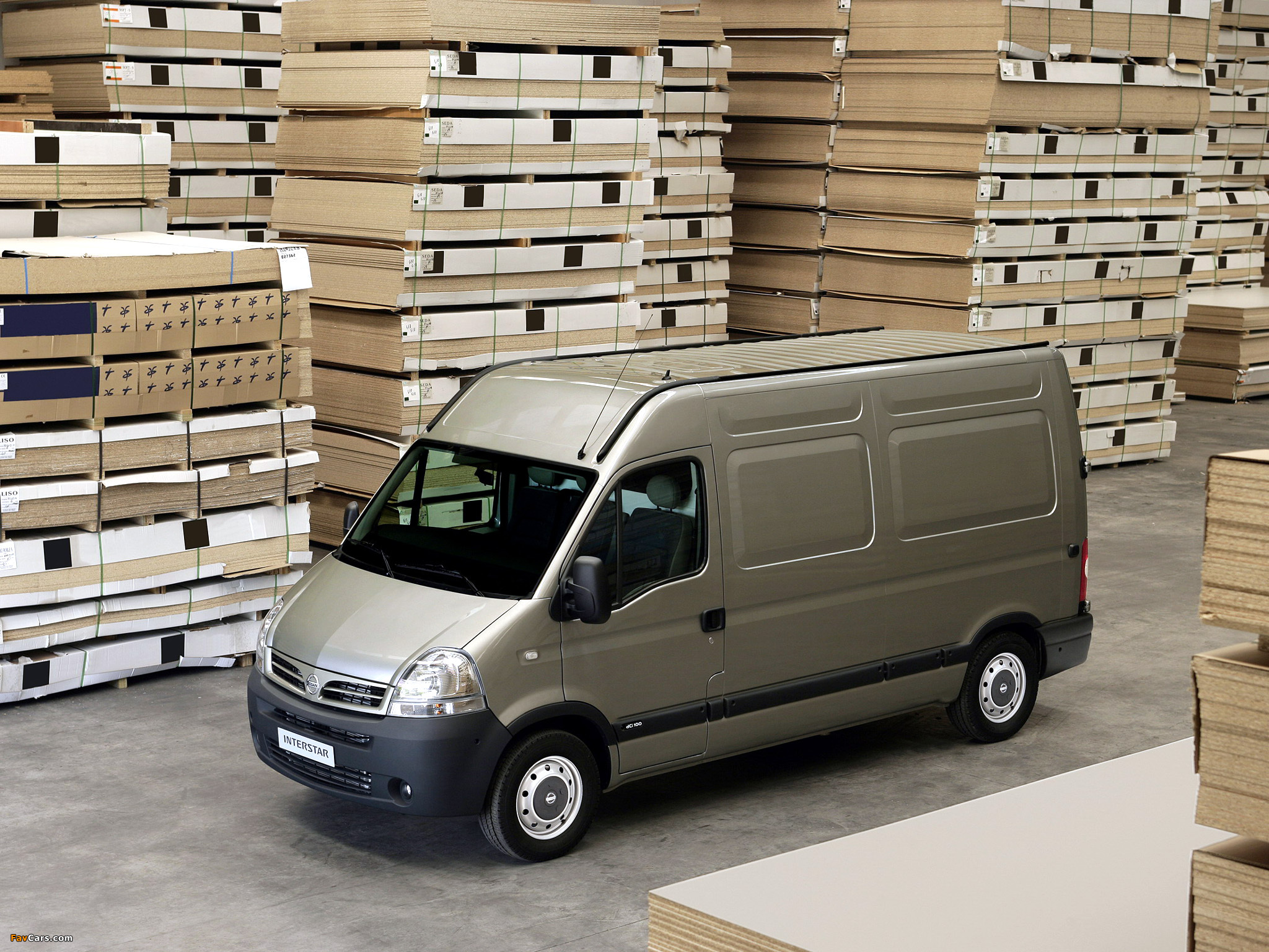 Nissan Interstar High Roof Van 2003–10 images (2048 x 1536)