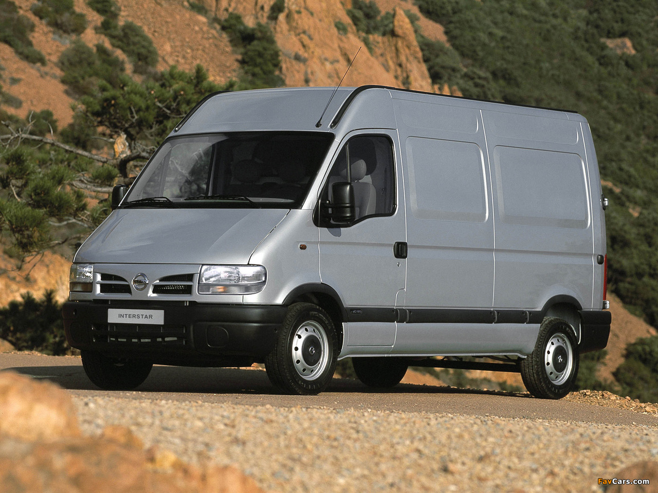 Photos of Nissan Interstar High Roof Van 2001–03 (1280 x 960)