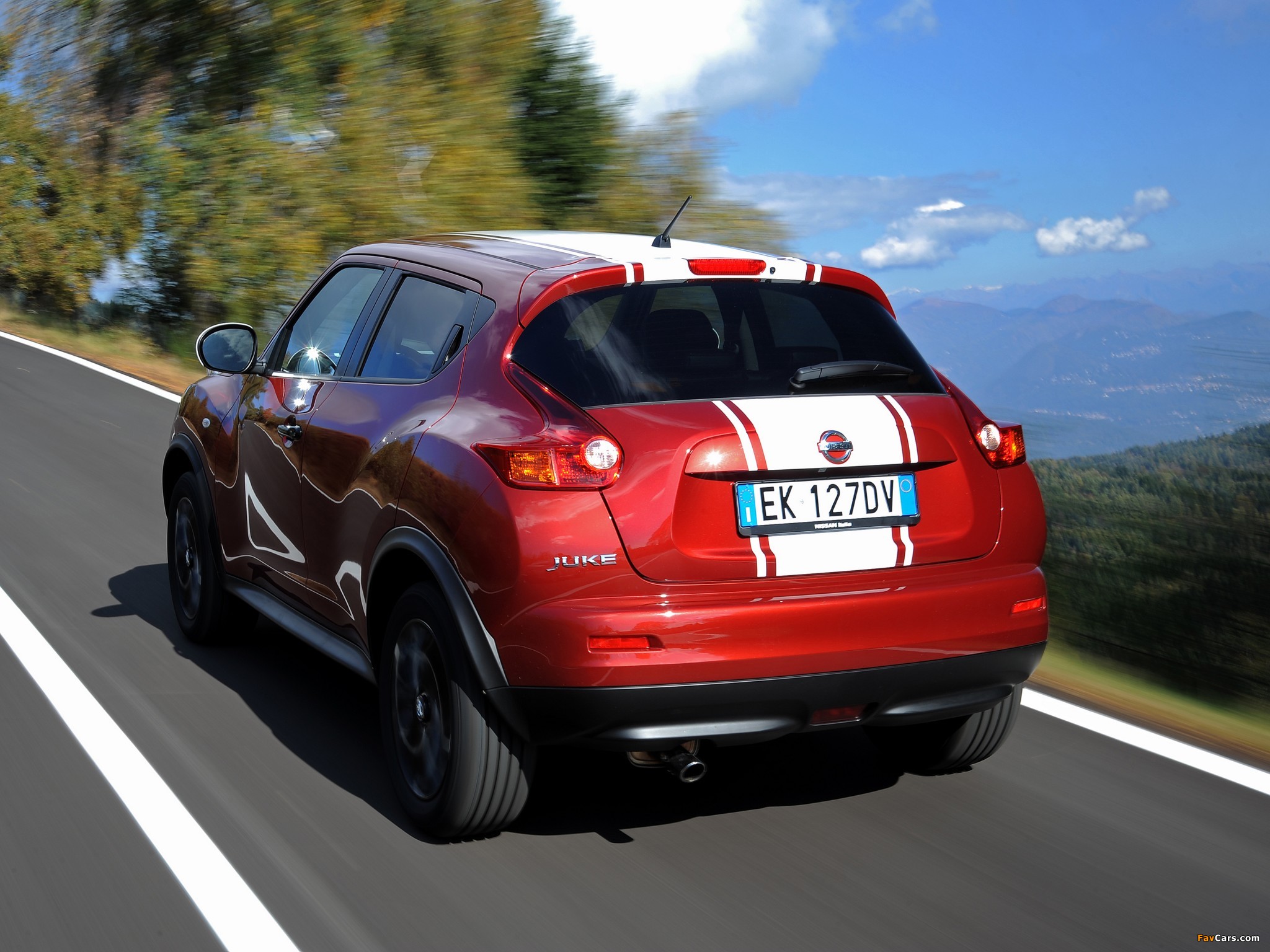 Images of Nissan Juke 190 HP Limited Edition (YF15) 2011 (2048 x 1536)