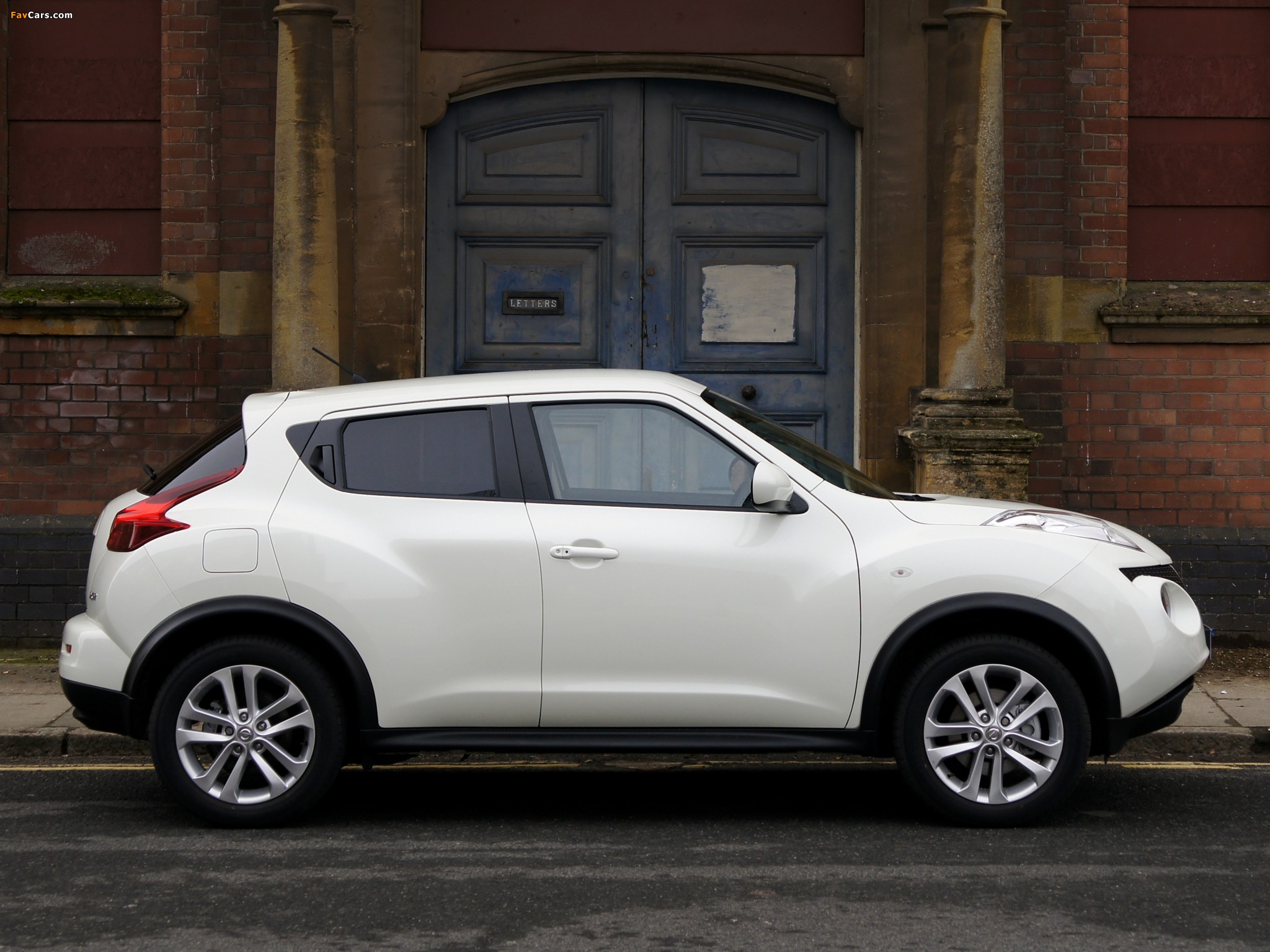 Nissan Juke UK-spec (YF15) 2010 images (2048 x 1536)