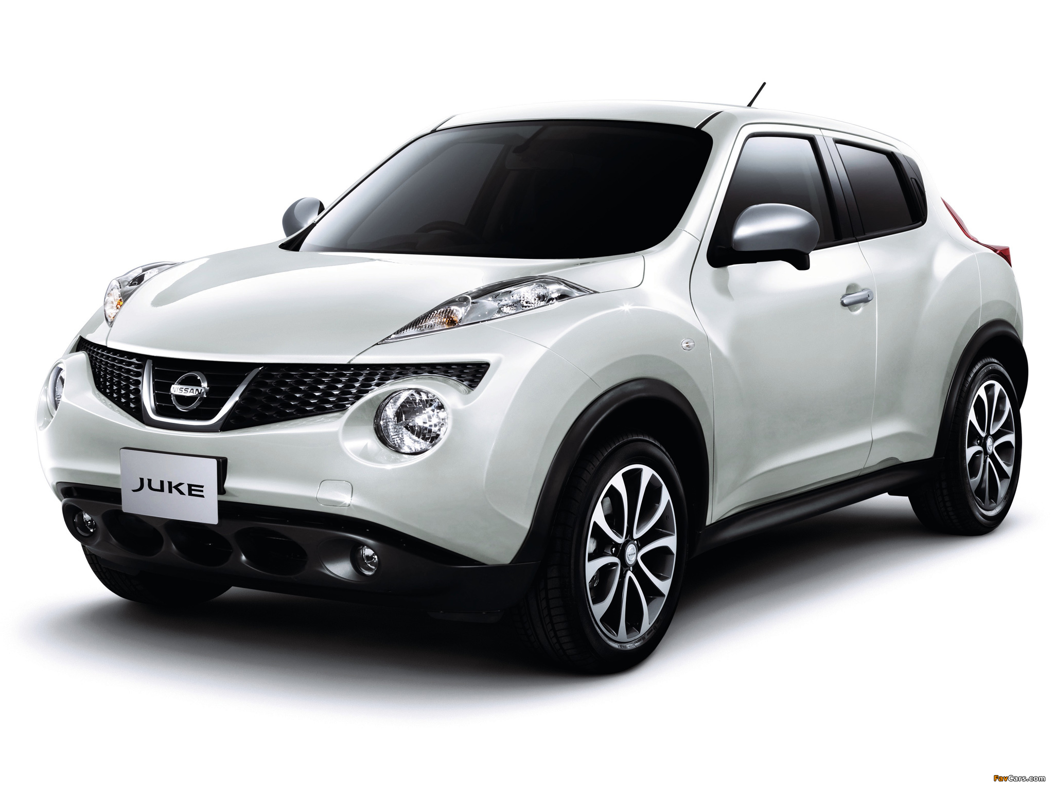 Nissan Juke Premium White Package JP-spec (YF15) 2012 images (2048 x 1536)