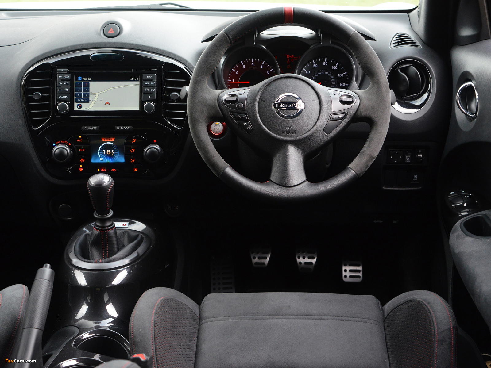 Photos of Nissan Juke Nismo UK-spec (YF15) 2013 (1600 x 1200)